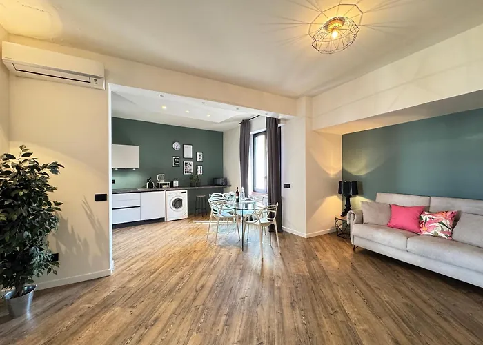 Da Vittoria-lovely With A View, Near The Arena *